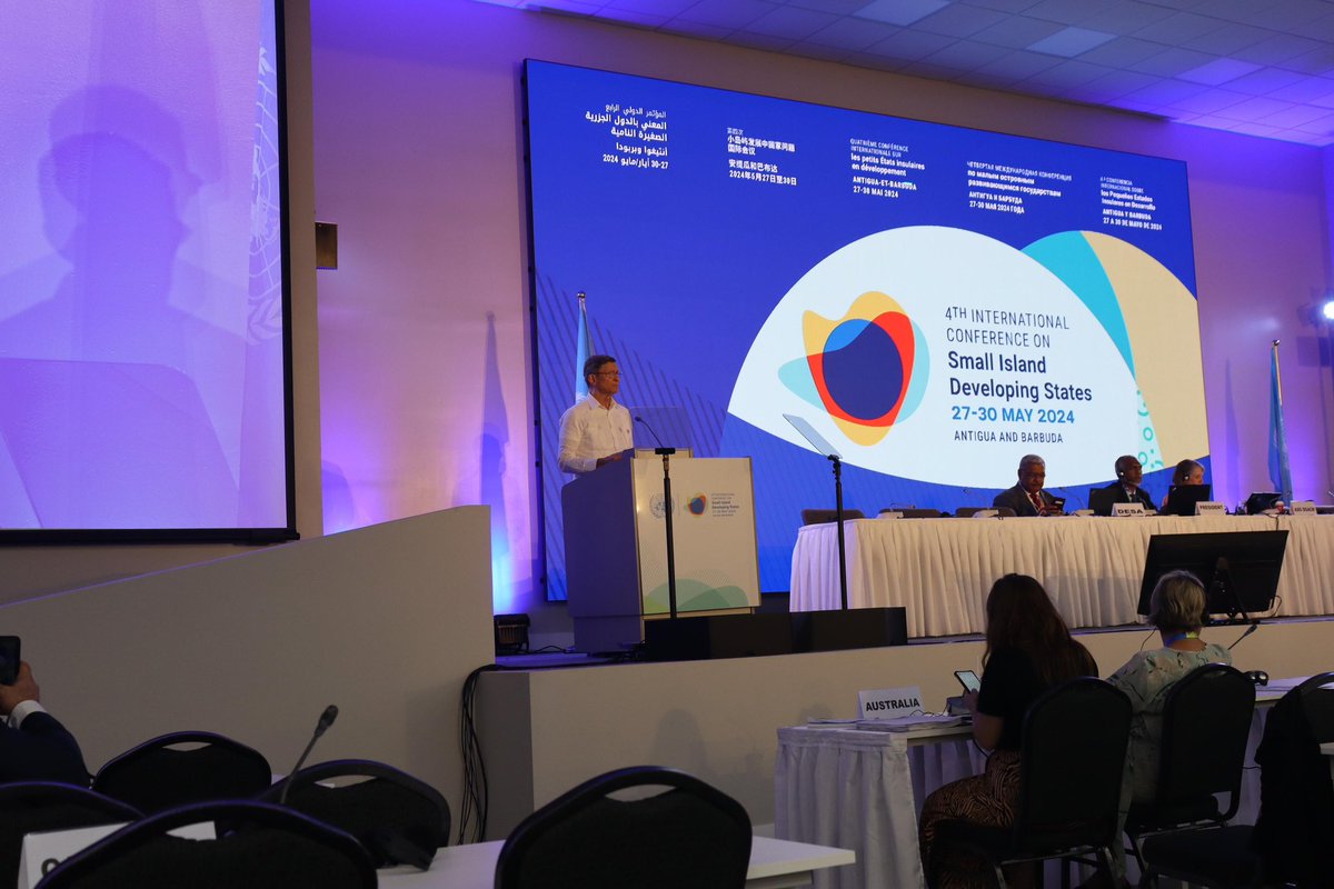 MIREXRD's tweet image. Nota de prensa.🗞️

Canciller @RobalsdqAlvarez llama a tomar medidas para enfrentar efectos del cambio climático.

Más información en: 📲 mirex.gob.do/canciller-robe…