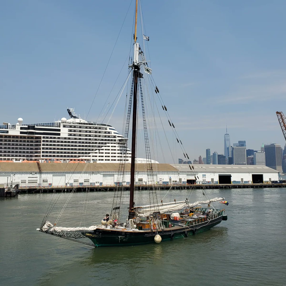 PortSideNY's tweet photo. Great #Memorialdayweekend #TankerTime w/  @SloopClearwater! 😍⚓️  They're here for a week to give  school trips, public sails &amp; tours at the dock.  https://t.co/3lHKUEbkEB
#RedHook #Brooklyn https://t.co/jqDZwVXeh2