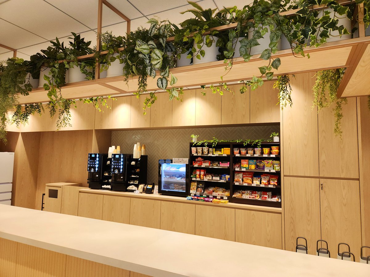 三菱オートリース本社様の移転に伴い、B,B,CAMPも引越しました🚚
新たにB,B,CAMP用に専用スペースを設けていただいたのですが・・
もう本当のカフェのような空間でオシャレ✨✨
こんなオフィスで働きたい🥤

#企業公式相互フォロー