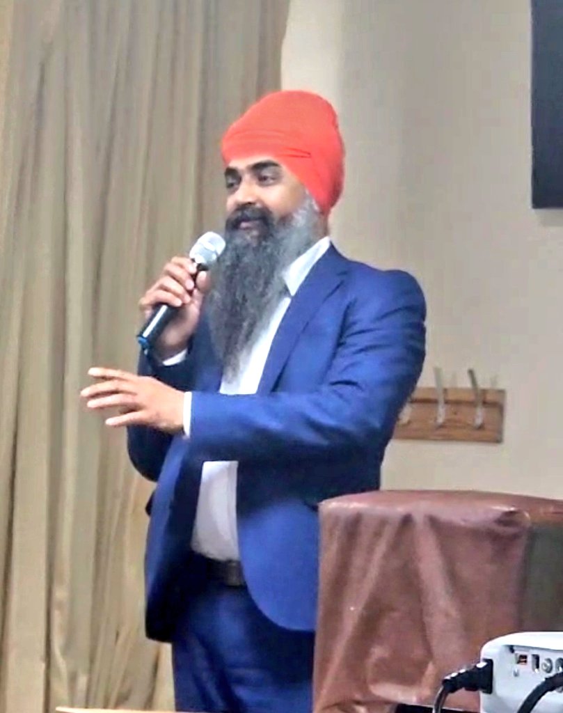 5ukhwinder's tweet photo. It was an honour to share my experience and say few words in the memory of our late wonderful characteristic, colleague, and good friend Mohammed Ifzal at his local Mosque #Masjidhamza in #Moseley #Birmingham @IsmailIsakji @pazam25 https://t.co/m403CW8VY1