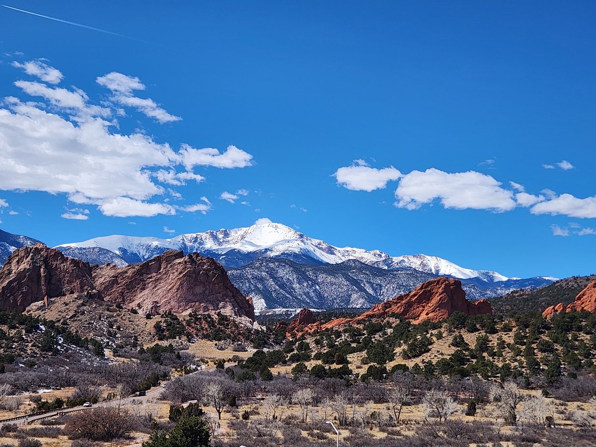 @MrWhoCapture @earthcurated @earth @NatGeoPhotos @ithefelizer @Lightroom Garden of the Gods and Pikes Peak Colorado USA