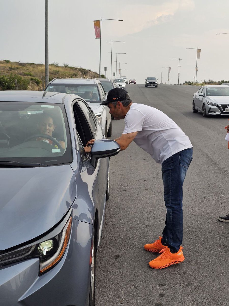 Estamos llegando al final de nuestra campaña. Últimos dos días de caminar y recorrer las calles para prepararnos a lo siguiente: comenzar la construcción de #UnNuevoGarcía 🍊 

¡Este 2 de junio dile sí a un futuro naranja para nuestro Municipio!