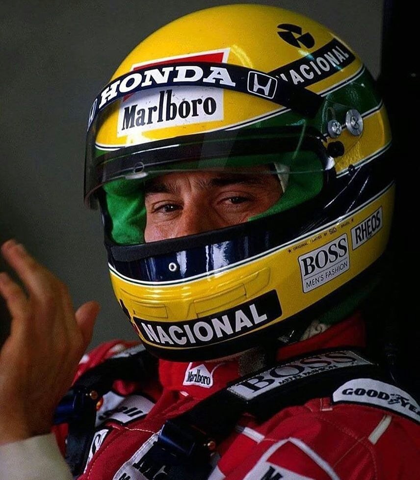 You can see his smile 🙏🇧🇷

#Senna30