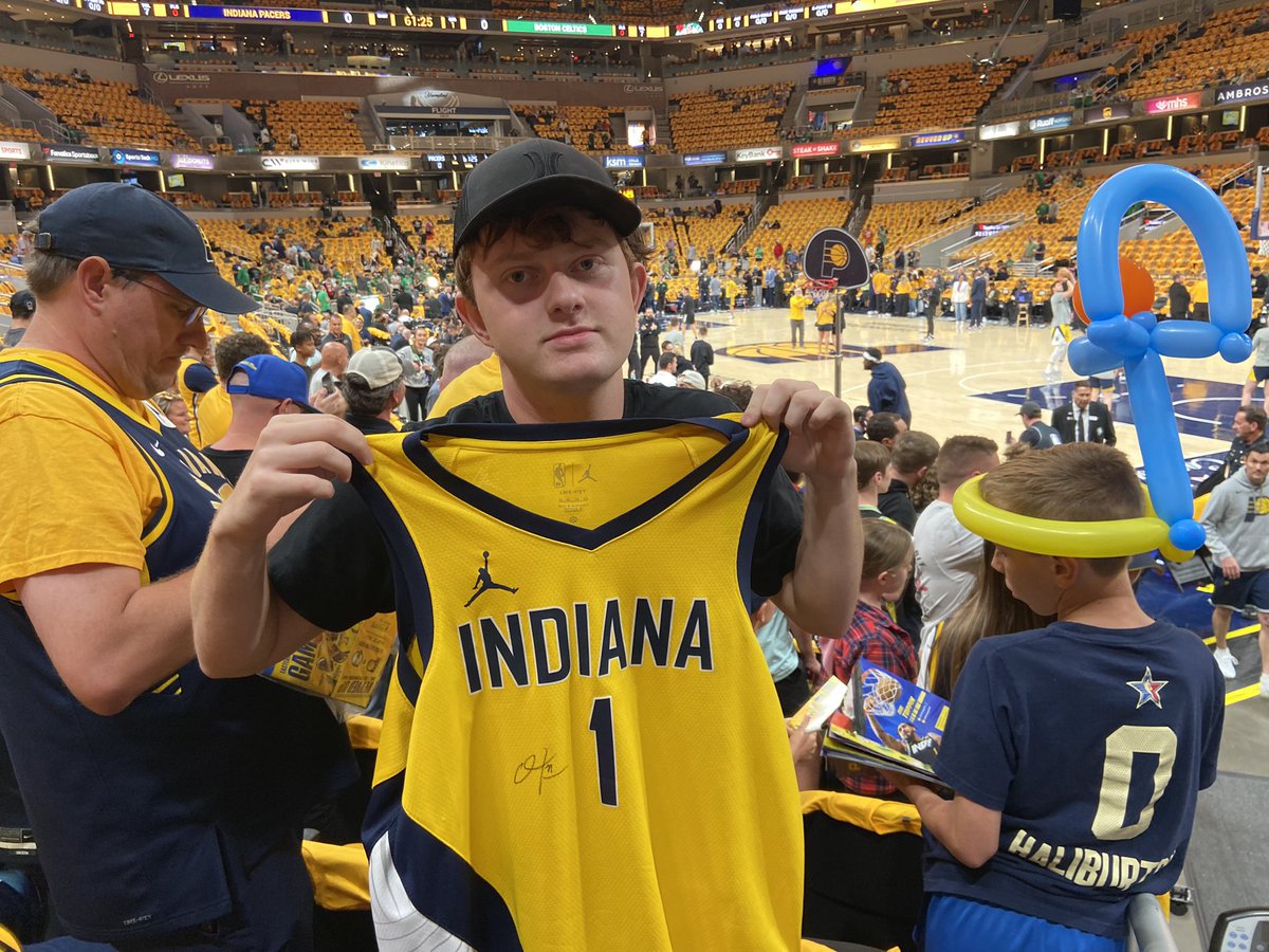 TobbyESmith's tweet photo. @Pacers https://t.co/wfMuwSx5H6