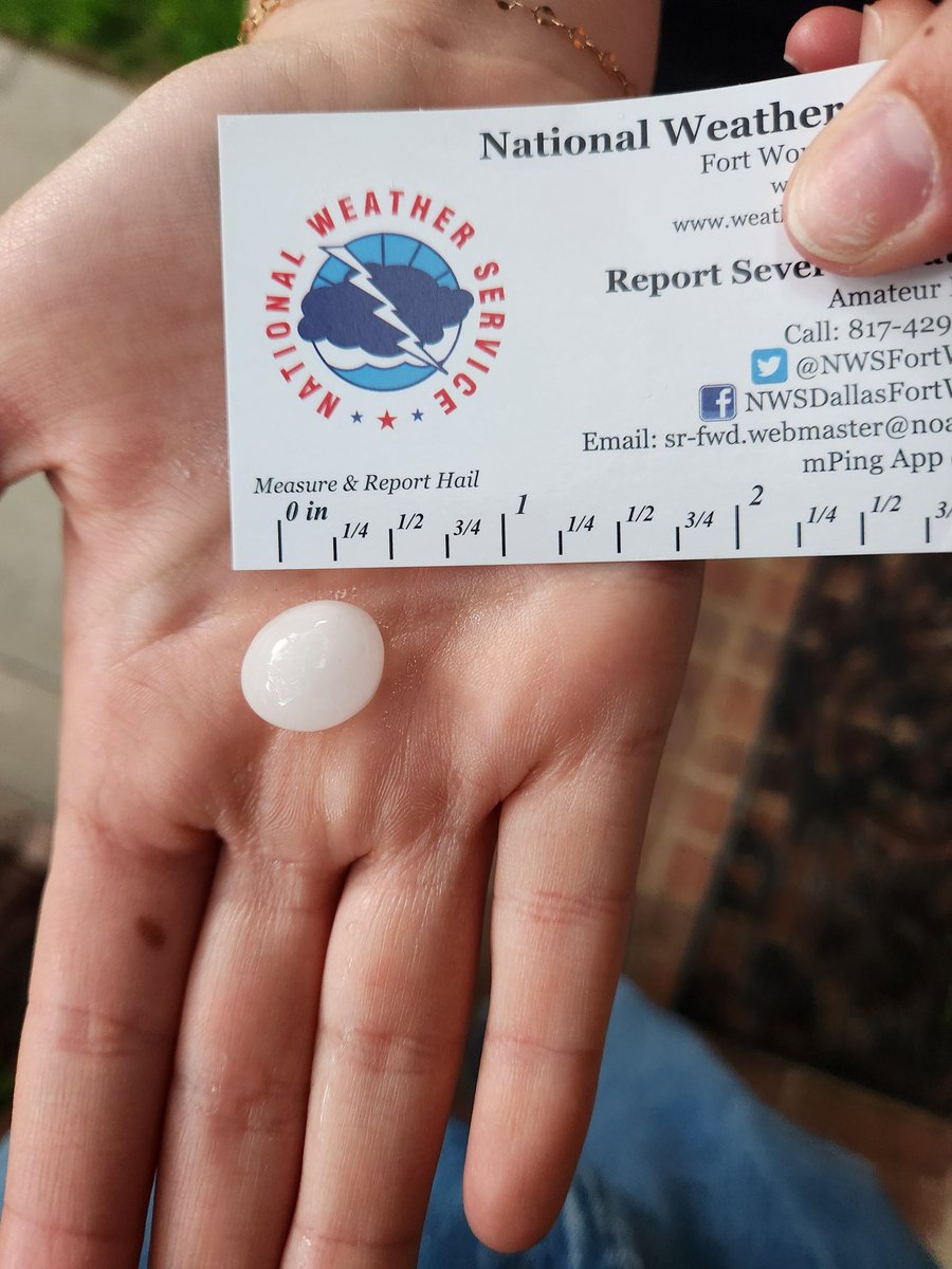 fsi12121's tweet photo. @NWSFortWorth 121 and Glade in Grapevine. Started at 6:55 pm and ended 6:58 pm. Trained spotter KI5MKI #txwx https://t.co/EkDfM9ZF2Q