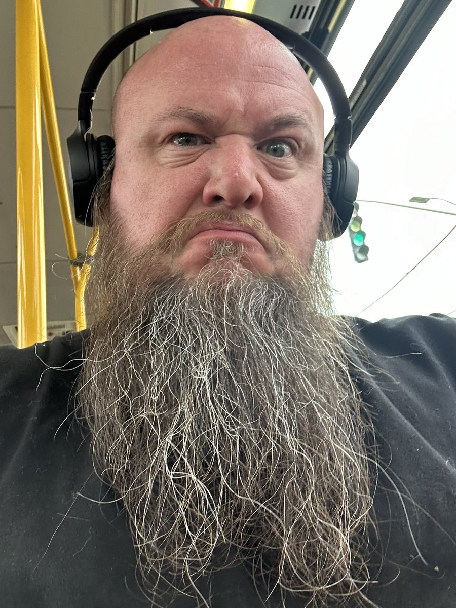 Stank face listenin to ya Boi Zakk Wylde getting it in. Been a long time fan of #BlackLabelSociety for atleast 15 years or more. The ole face mane is clearly outta control 🤣🤣 work day was fuckin killer too!