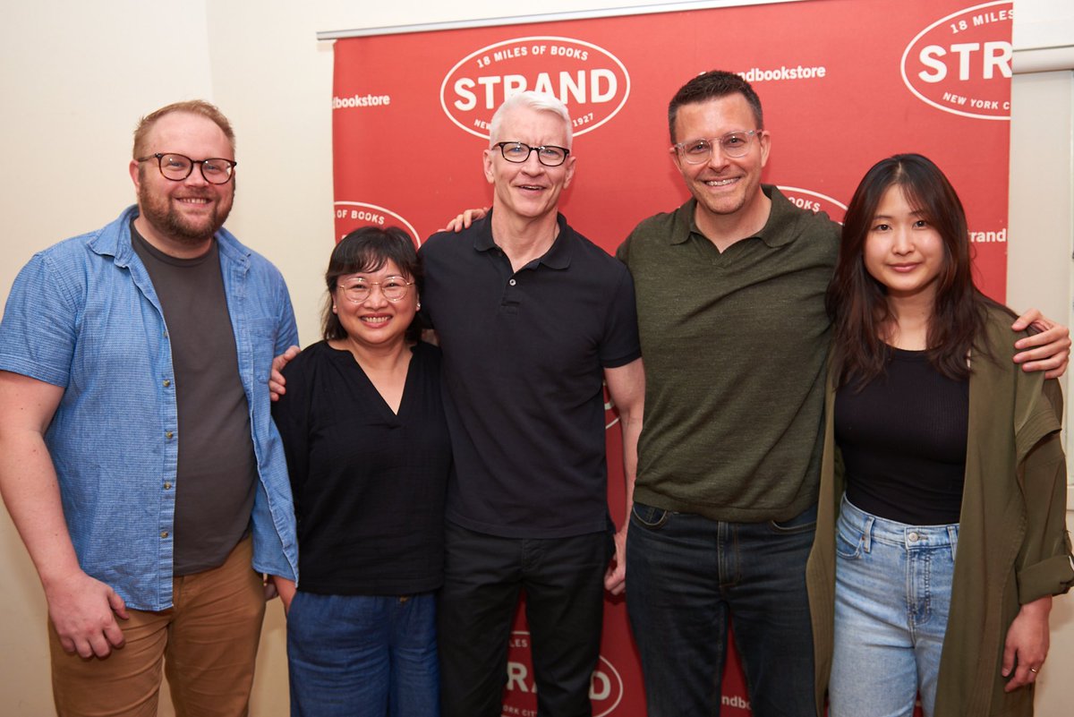 SidKarger's tweet photo. Such a fun night at the @strandbookstore for the launch of The Bump! https://t.co/xCJz3xNbKM