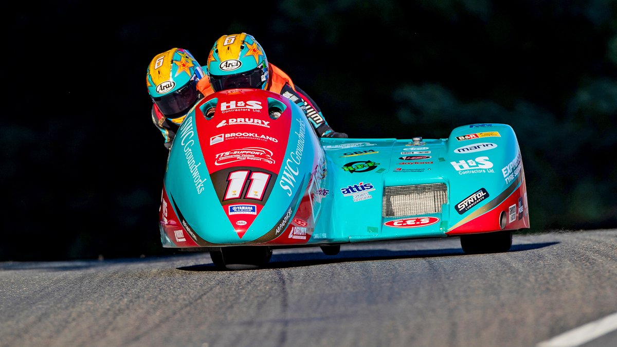 109.554mph on their first outing at the TT... they're sidecar champions for a reason 👏 #Sidecars
