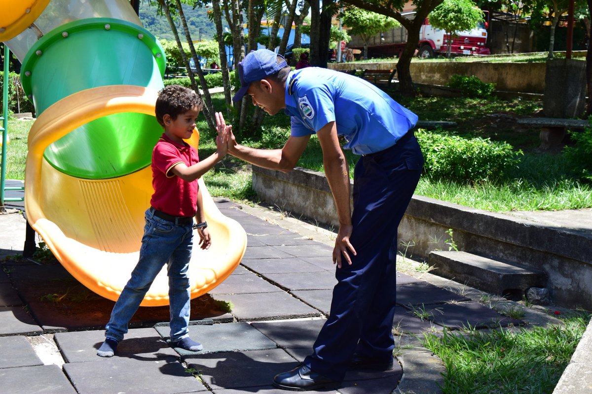 #Nicaragua 📍 San José de los Remates, Boaco Trabajamos incansablemente para que cada niña 👧 y niño 👦 vivan en un país seguro. Somos los Centinelas que velamos por la Paz y Tranquilidad de las familias #45JuntoConLaComunidad