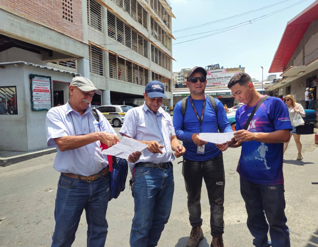 #27May En Caracas, la Fuerza Azul de Cantv restableció los servicios de telecomunicaciones a más 180 locales comerciales del Mercado de Quinta Crespo, tras ejecutar labores de mantenimiento correctivo a las redes. Las cuadrillas de la Empresa solventaron incidencias reportadas