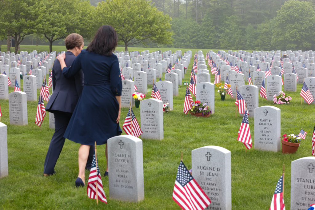 All that we cherish – our freedoms, our prosperity, our safety – are made possible by the sacrifices of military members and their families. On Memorial Day and every day, we honor those who gave all of themselves for all of us. This morning, @JLydgate and I had the privilege