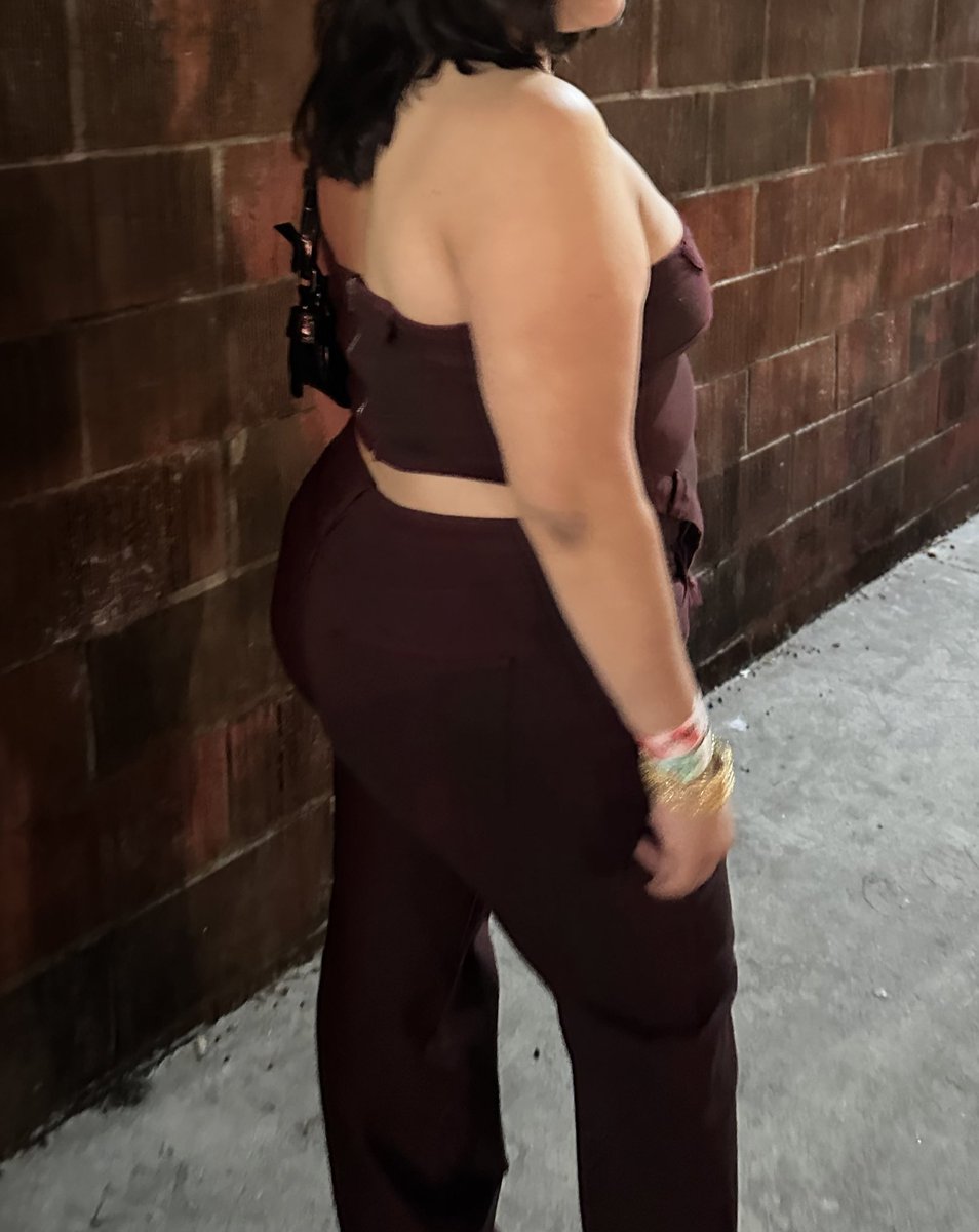 down444you's tweet photo. she blinked! 🫵🏽 https://t.co/b2bhL0ifwi