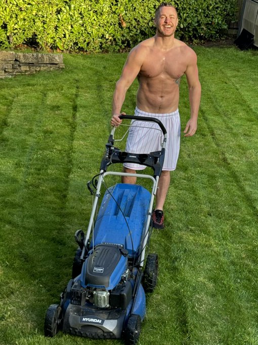 Hello Summer ☀️ https://t.co/UMYvKhRHRX