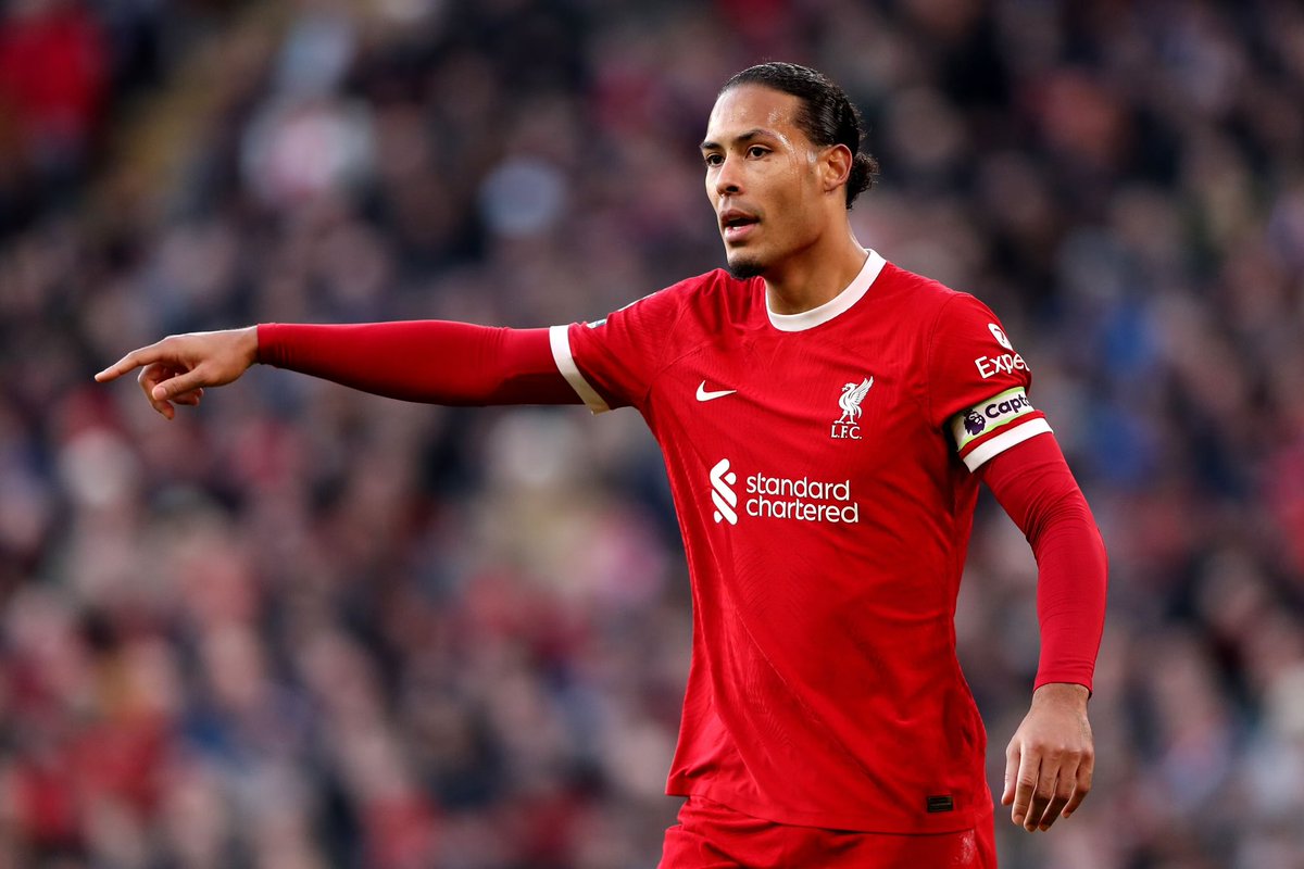 Virgil van Dijk confirms his commitment to Liverpool next season: “I'm here for the trainer and I'm looking forward to the new season.' (NOS)