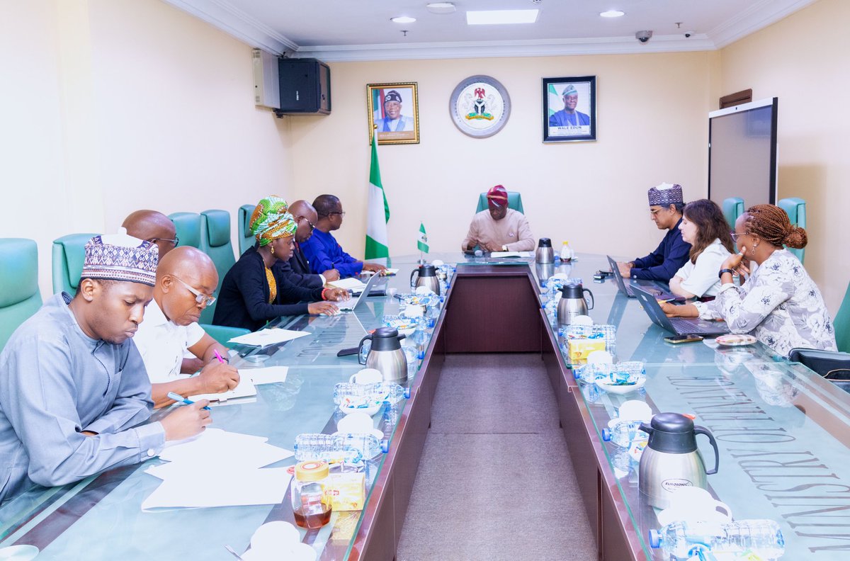 This morning HM Wale Edun held a meeting to discuss the restructuring and extension of the Nigeria Fiscal Governance and Institutions Project. The initiative is designed to improve fiscal governance, strengthen institutions, and enhance public financial management systems in