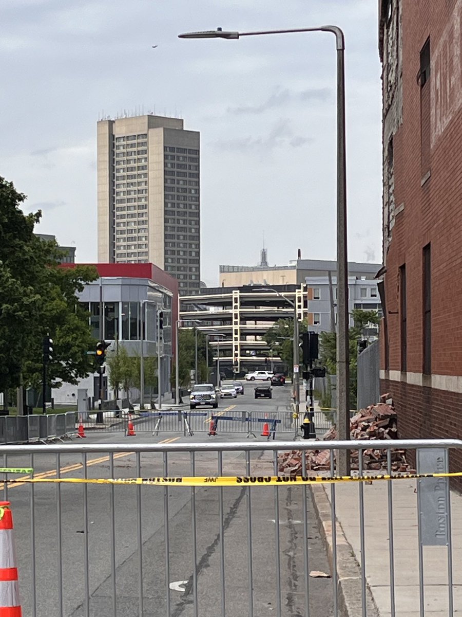 SAVEtheDearborn's tweet photo. Hampden St in #Roxbury closed https://t.co/sEJjVSfpHq