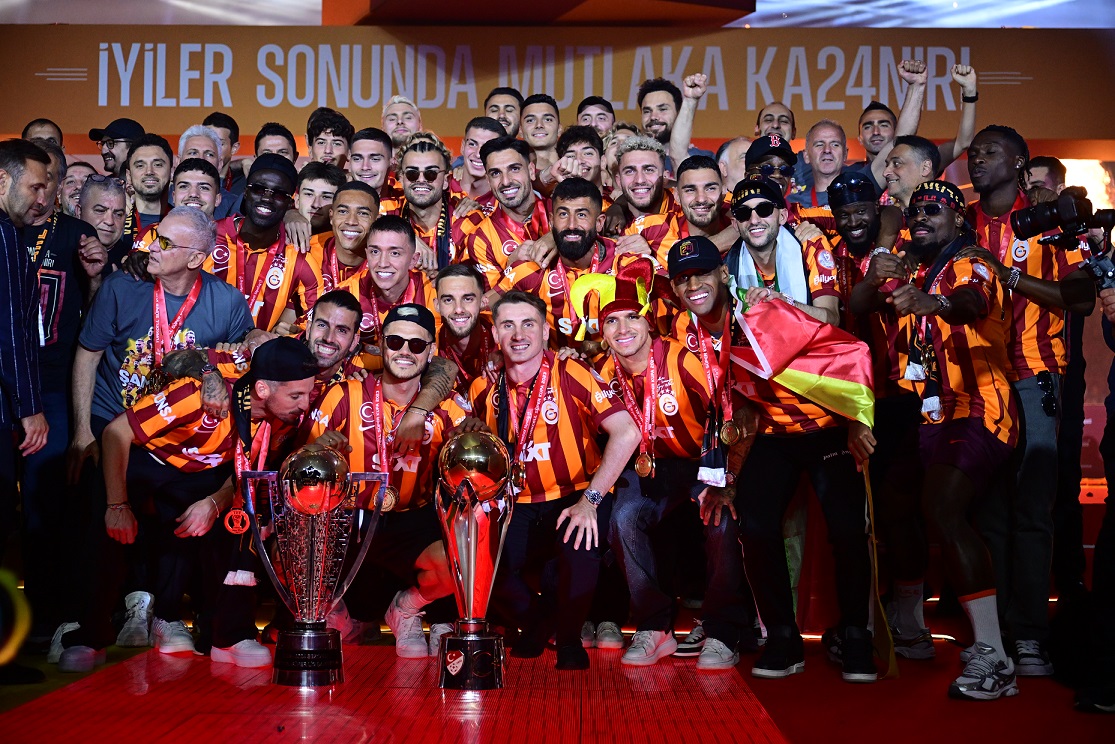 Galatasaray'dan şampiyonluk pozu.