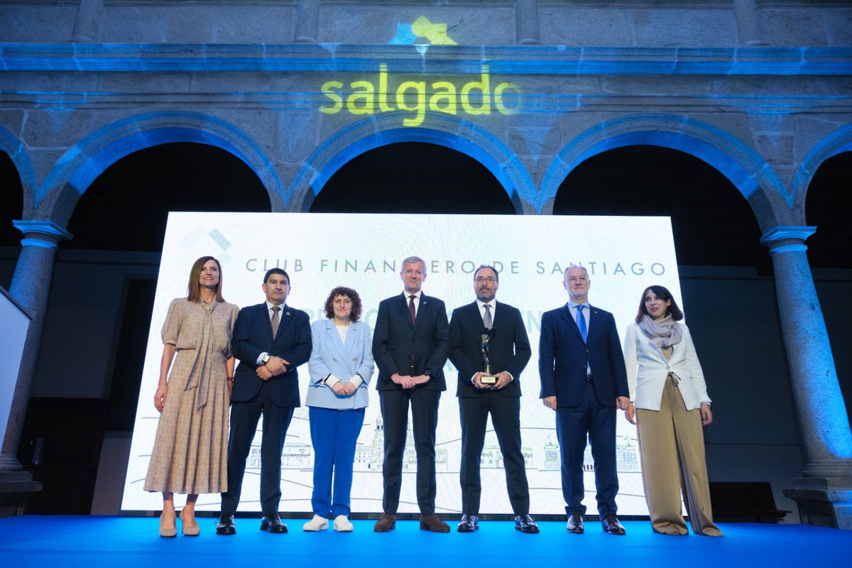 Os nosos empresarios cren en Galicia. O seu traballo, ideas e apertura de miras xeran riqueza e emprego. Un bo exemplo é o de Limpezas Salgado que hoxe recibiu o premio de excelencia empresarial do @financieroSant. Axudades a construír unha Galicia Potente. Parabéns!