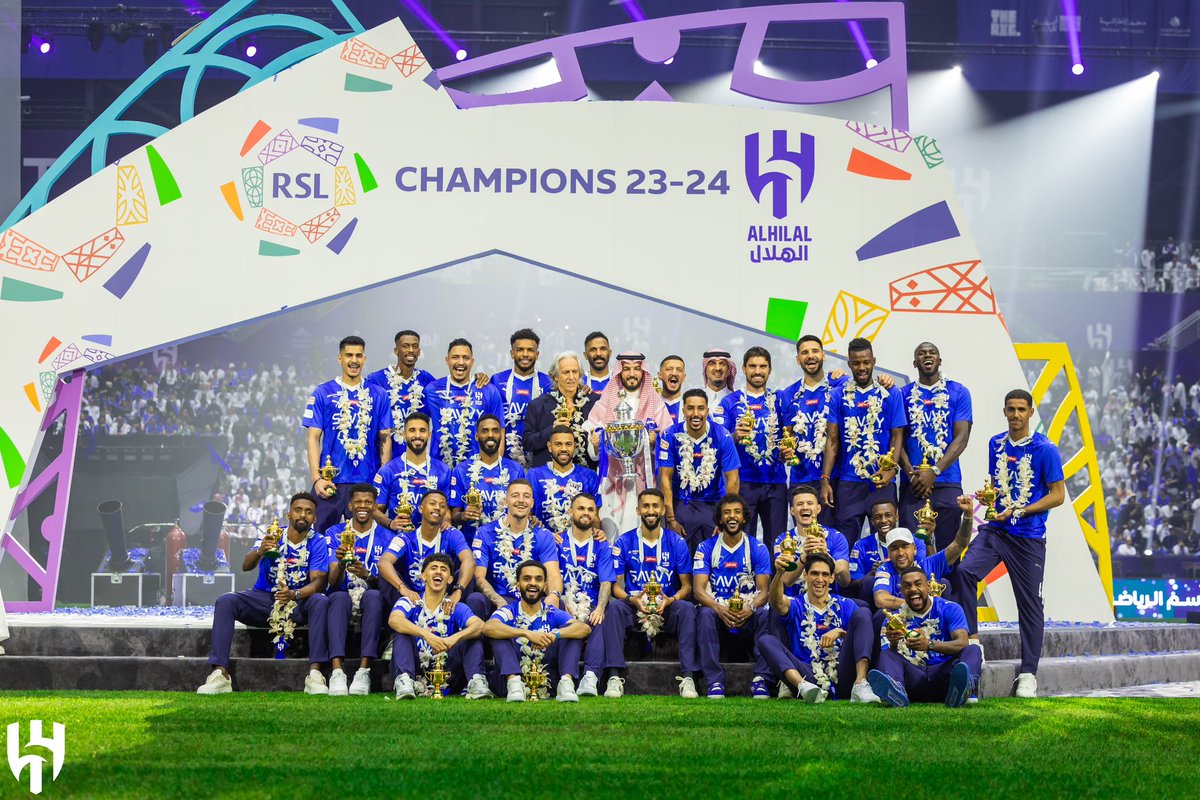 MnbrIl's tweet photo. 🚨🚨🚨🚨🚨🚨🚨🚨🚨| رسميًا:

الهلال يحقق الدوري الذهبي 🔵🏆
الهلال يحقق دوري روشن السعودي من دون خسارة ✅

• 34 مباراة — 0 خسارة 😨 https://t.co/3N5xCkrad3