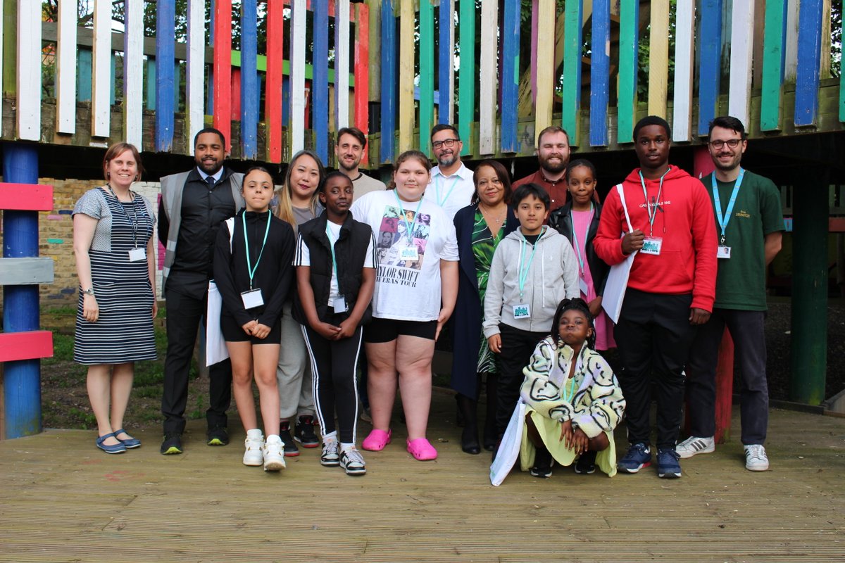 🎉 Mayor Brenda Dacres celebrated with young people in Deptford. The Discover your Rhythm project encouraged them to share their views for their local green spaces through music and art. ow.ly/NRyH50RX6lT Archibeats CIC, @youthfirstldn @nationaltrustldn @LDN_environment