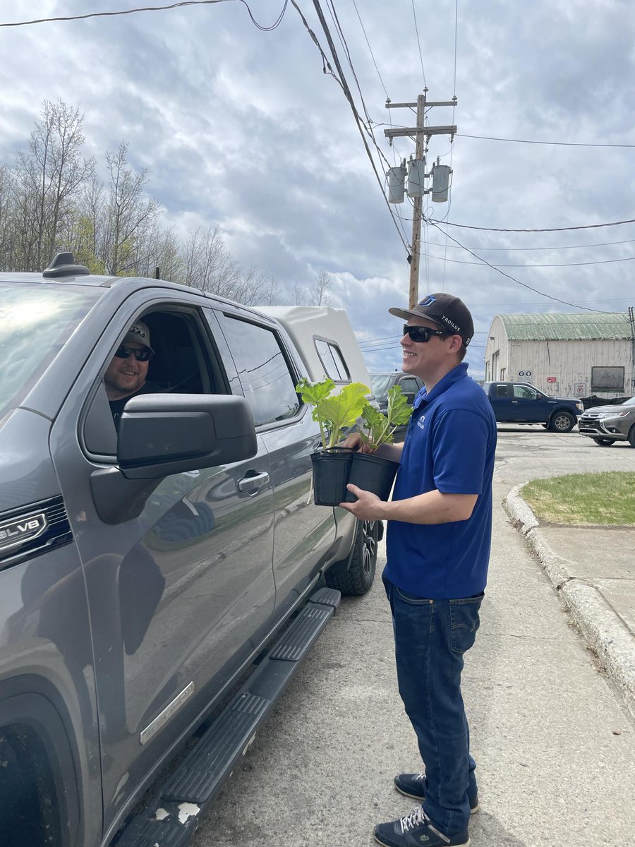 We were thrilled to support the Kiwanis Club of Chibougamau for this year's Seedling Giveaway. A big thank you to the Kiwanis Club and everyone who volunteered and made this annual event a great success! $TLG $CHXMF $CM5R