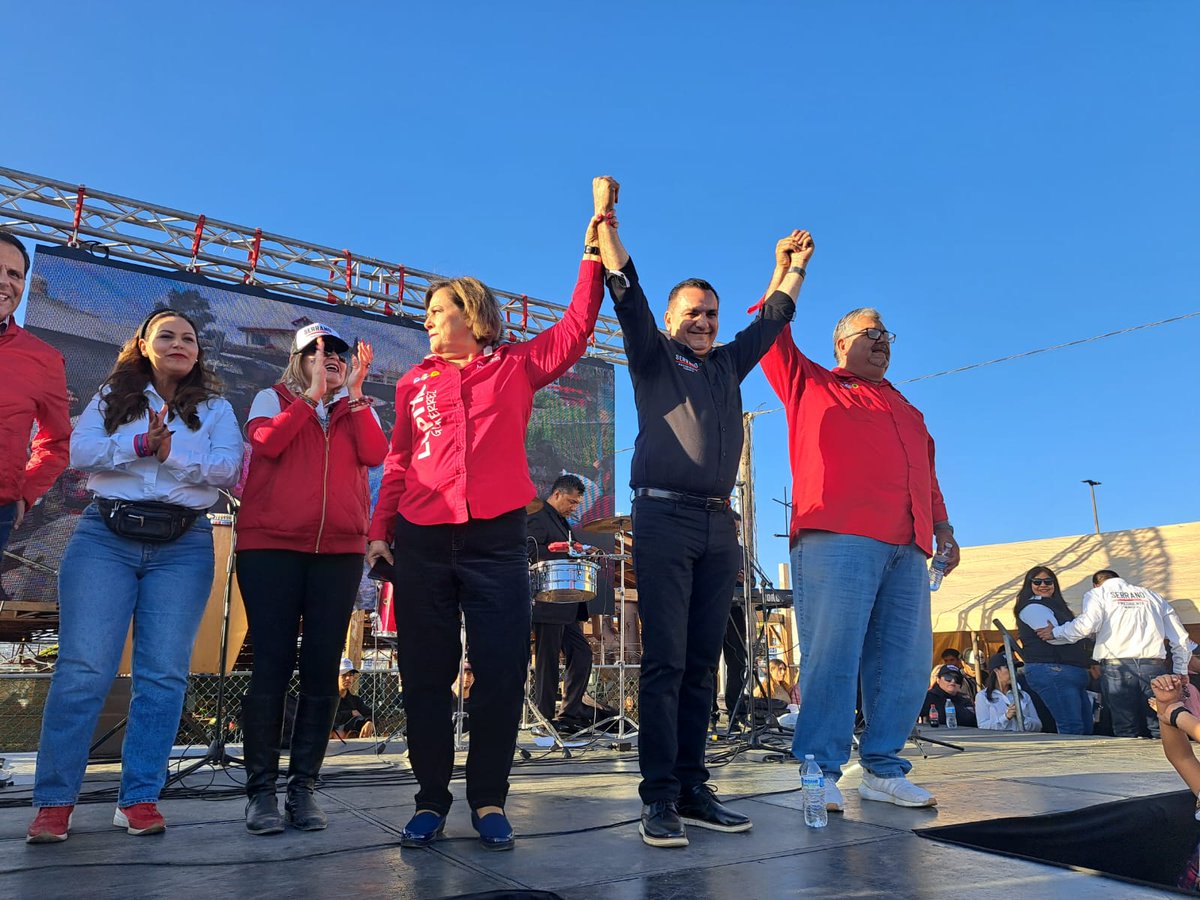 Asistí con enorme gusto a los cierres de campaña en Tijuana y Playas de Rosarito, en donde con mucha alegría y principalmente un gran compromiso con #México y #BajaCalifornia, nuestros candidatos Elsa Jiménez y Fernando Serrano  se encaminan rumbo al triunfo en las alcaldías. 🇲🇽