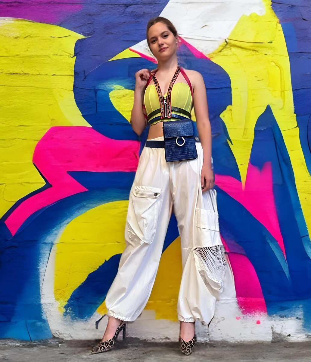 ✔️Cargados de estilo y color!
La tendencia cargo que arrasa esta primavera verano.
Los pantalones cargo se han convertido en un imprescindible en los armarios de las fashionistas más atrevidas. 

#work #moda #BuenasNochesMundo