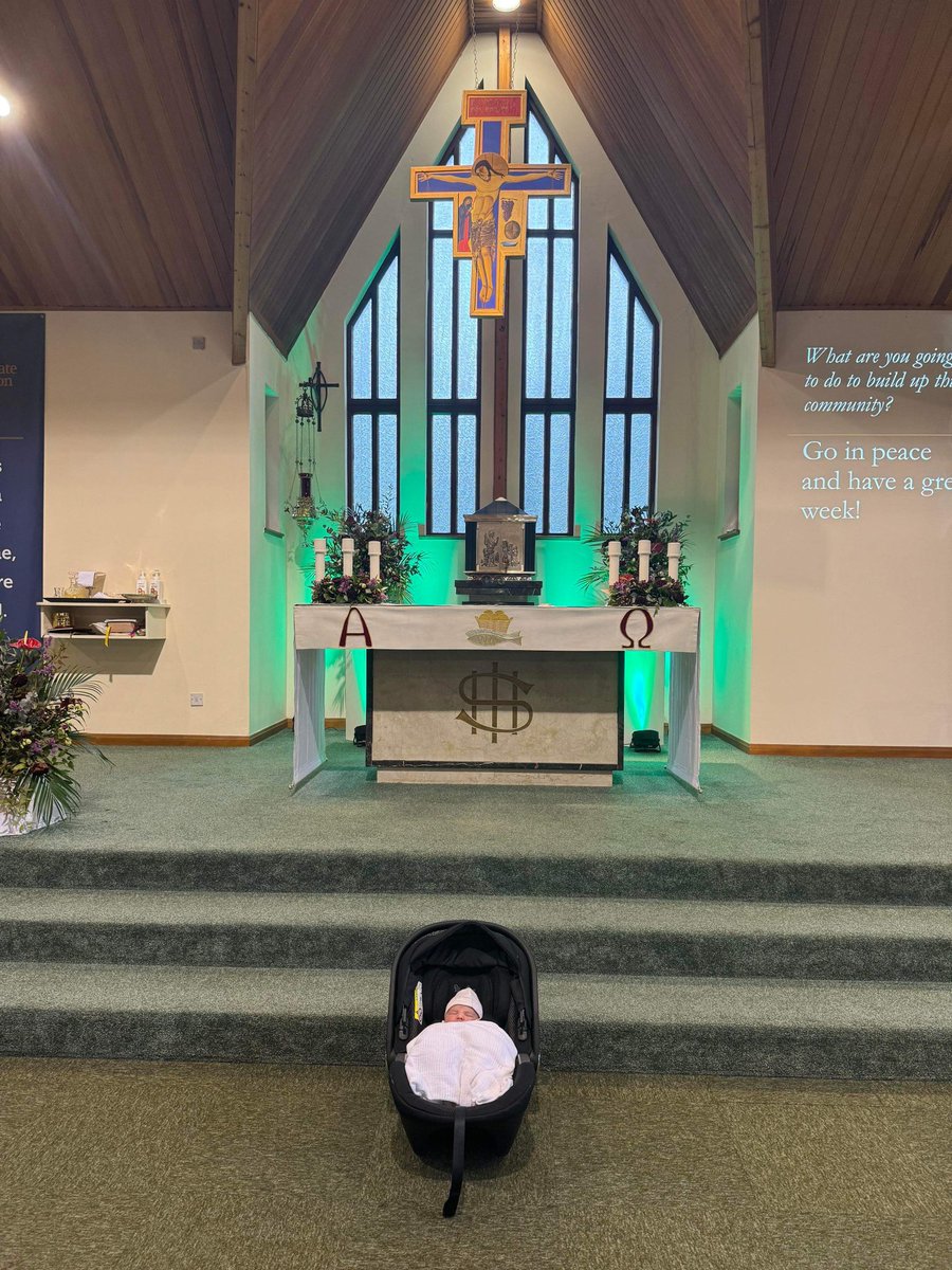 JimLawl00738686's tweet photo. Wouldn’t this melt your heart! Peeps we married last year came to mass with their 48 hour born baby - and laid her before the Lord in thanksgiving #uberproud #unclejim https://t.co/UrgGLzMFMr