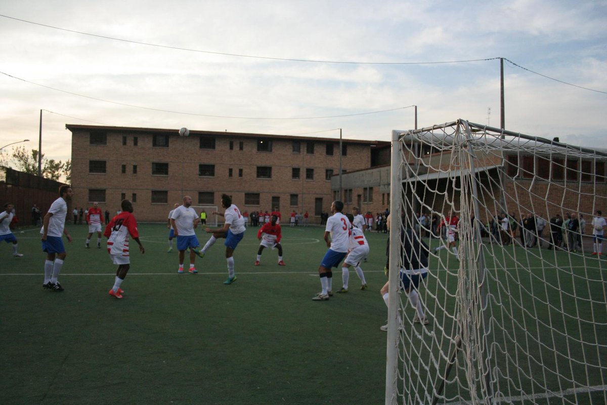 Un progetto per sostenere, attraverso i valori dello sport, il reinserimento sociale delle persone detenute. Dona su For Funding
forfunding.intesasanpaolo.com/DonationPlatfo…

Il progetto è sostenuto da @intesasanpaolo attraverso il Programma #Formula in collaborazione con @FondazioneCESVI.