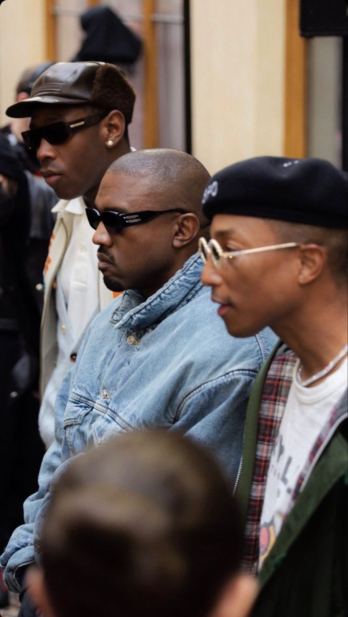 pedestrian's tweet image. Icons 🐐