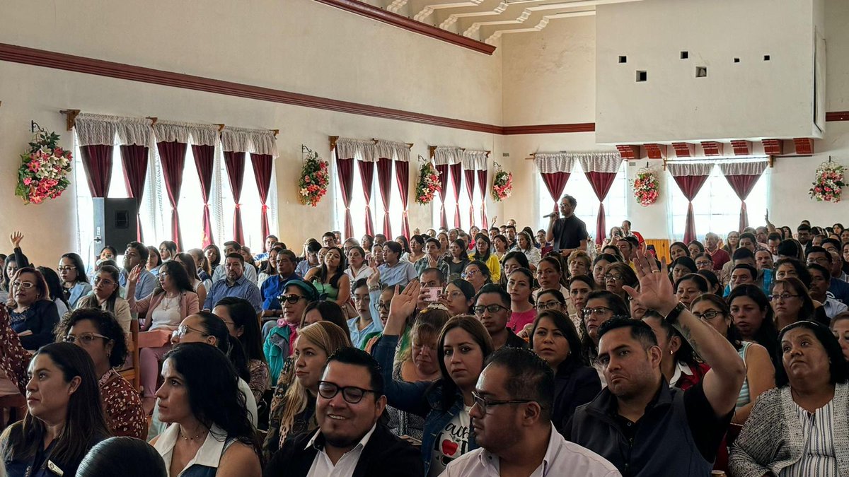 SubdireccionC's tweet photo. que imparten el idioma inglés en los municipios que integran la Subdirección Regional de Atlacomulco y a docentes de las aulas digitales, con el objetivo de tener una formación continua permanente en beneficio de las aulas mexiquenses. (2/2) https://t.co/zJci0XAjmf