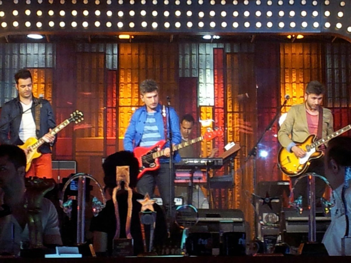 REDD ile 12 yıl önce bugün Disko Kralı’nda tanıştım.  O günden beri sıkı hayran, daimi takipçi ve iyi bir dinleyicinizim ☺️

Harikasınız 🤘🏼

<a href="/reddseyirdefter/">Redd 🌈</a>