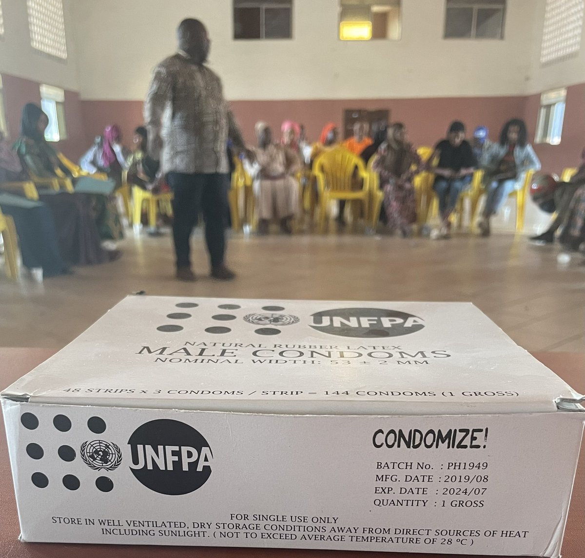 Une très belle session d’engagement de la jeunesse de #Mamou sur les questions de #santé sexuelle et reproductive des #adolescents et des #jeunes, animée par <a href="/RogerLeno6366/">Roger Tamba Leno</a> un des <a href="/UNVolunteers/">UN Volunteers</a> de <a href="/unfpa_guinee/">UNFPA GUINEE</a>. Une vrai #InspirationEnAction 🇺🇳

#DroitsEtChoix
#LeaveNoOneBehind