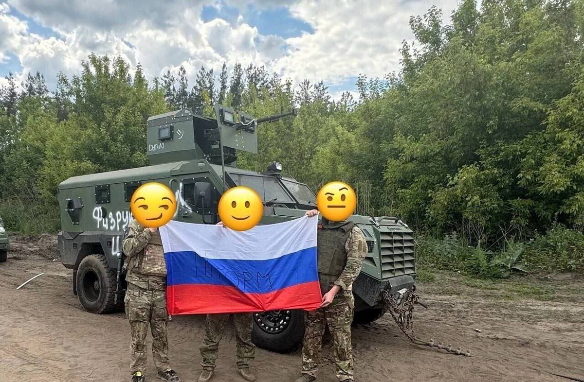 Canadian Roshel Senator armored vehicle was captured near Volchansk, Kharkov Oblast.