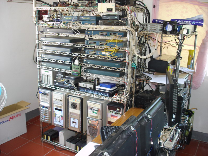 My Lab in Yilan, Taiwanin. Built in 2007. - Anatinae Xie This is an EPIC lab setup, Anatinae! 🔥🔥🔥 There's always a lot to learn from labs like these, so they're cool to see 😉 If you want to learn about other cool tech topics...cs.co/6019euBqF