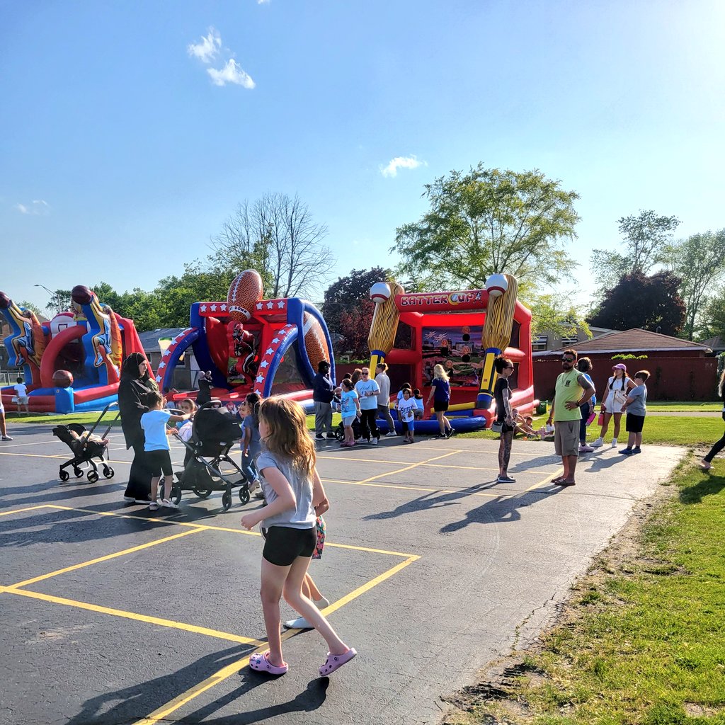 McCord's Blacktop Blow Out was a blast!🤠💙🧡#fbmccordmustangs #burbank111