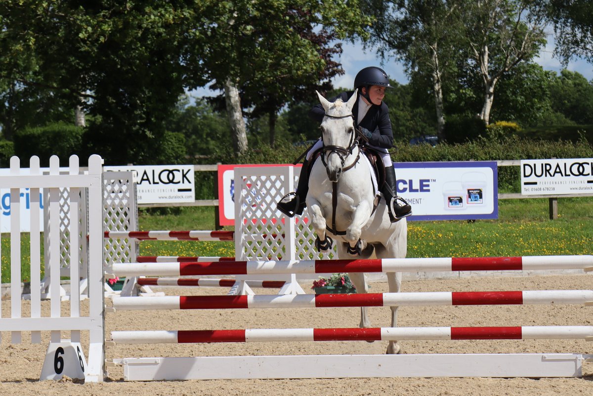 Pipers Equestrian tweet media