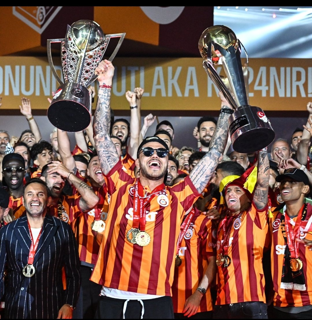 erdogan48's tweet image. #SAMPİYONGALATASARAY  TEBRİKLER ASLANLARIM Iyi Kİ GALATASARAYLIYIM❤