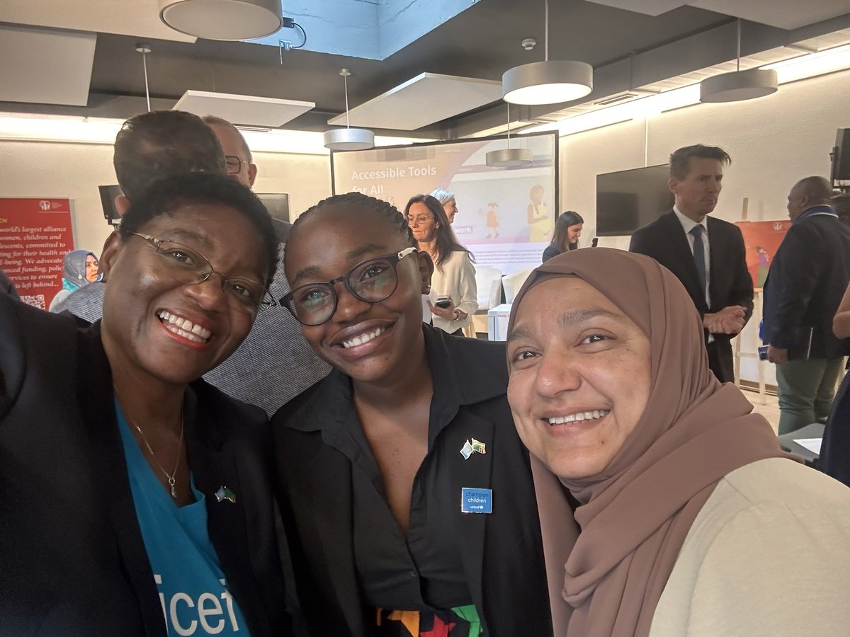 #HappeningNow📢 Thrilled to announce that Mirriam, the child delegate from #Zambia, took the floor at the prestigious 'Galvanizing Political Leadership for Maternal, Newborn and Child Health' event. #WHA2024
@PennyUnicef 
@f_shafique 
@TedChaiban
@UReportGlobal 
@UNICEF