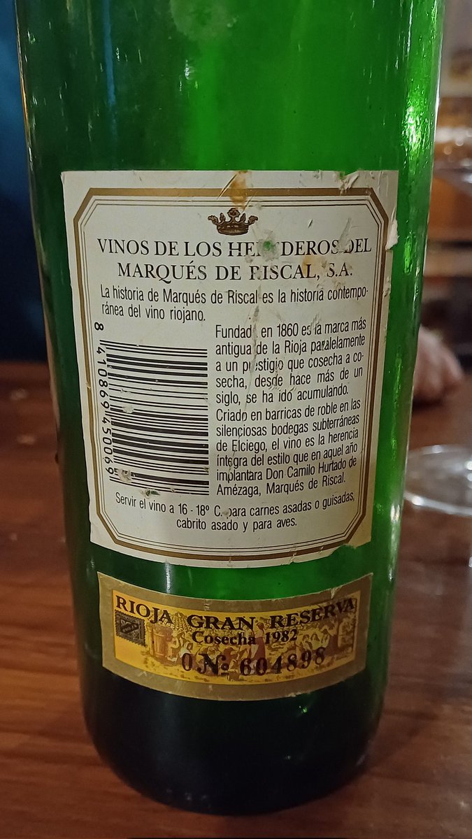 Botellas y momentos que se quedan en el disco duro para siempre.
Jesús <a href="/latanagranada/">Taberna La Tana</a>, un GRANDE
#Graná #Andalucía