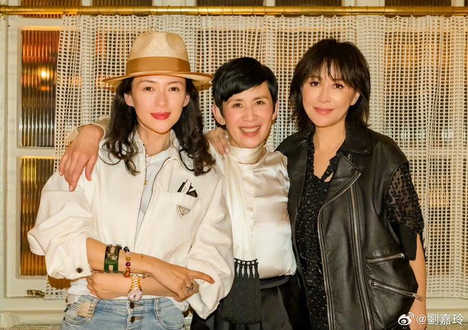 #CarinaLau shares new photo with #ZhangZiyi and #SandraNg