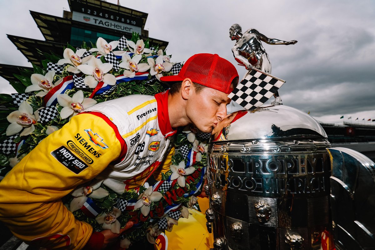 .@JosefNewgarden won $4.288 million from yesterday's Indy 500, up from $3.666 million last year, as part of another new high for the race's total purse, which came in at $18.456 million, per @IndyCar.