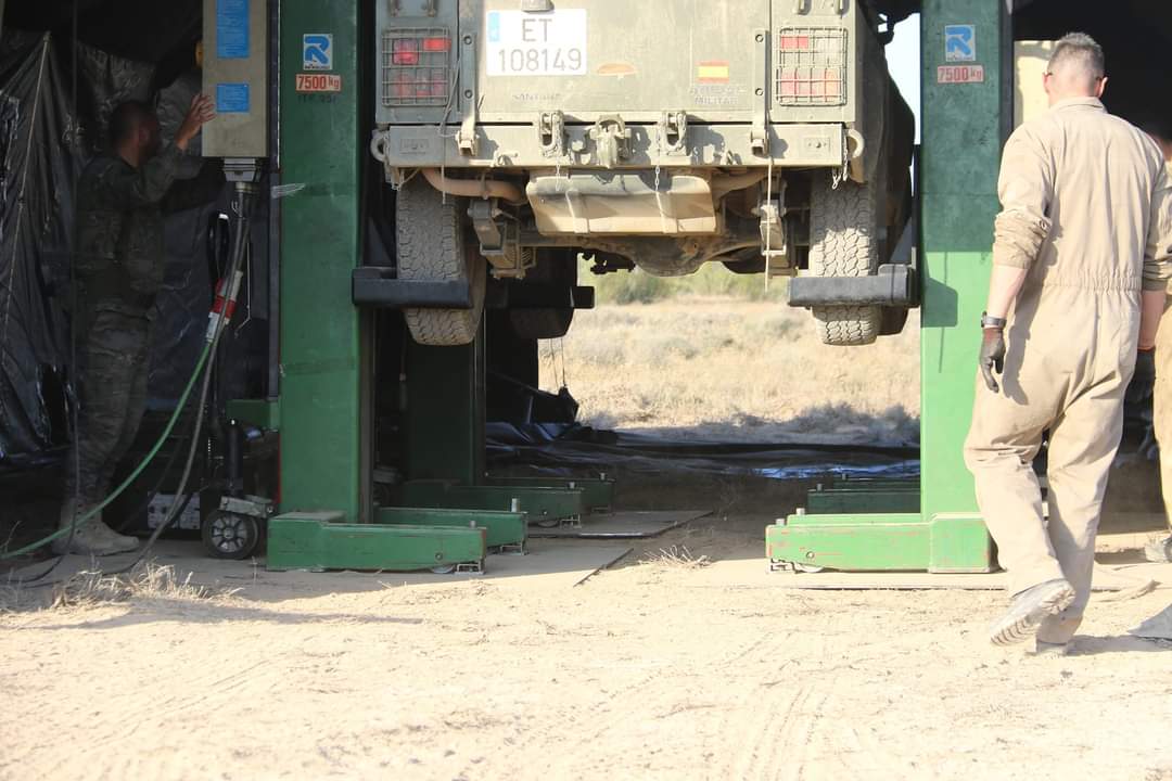 La #AALOG11 de la #BRILOG prueba, por primera vez, en un ejercicio GAMMA el despliegue a vanguardia de un Taller Táctico Ruedas 3er Escalón (TTR3), que permite reducir los plazos de mantenimiento y la vuelta a operatividad los vehículos de ruedas de las unidades de combate.