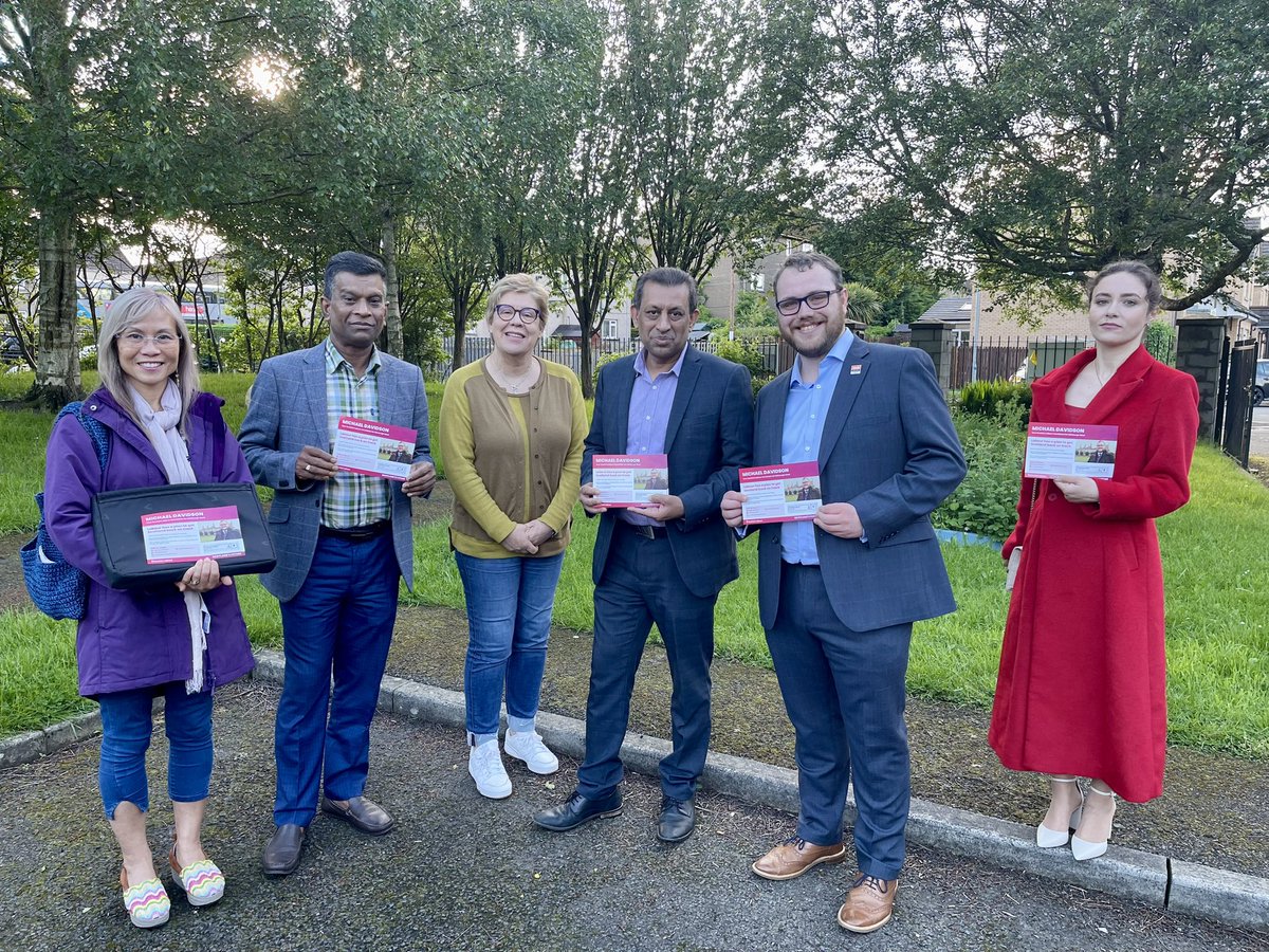 Out campaigning with @ScottishLabour candidate for Edinburgh West @michael4EdWest in Drylaw, he will be a fantastic MP. He has a great understanding of the community of Drylaw and will ensure thier voice is heard. It’s time for #Change #VoteLabour2024 🌹 #ScotLab24