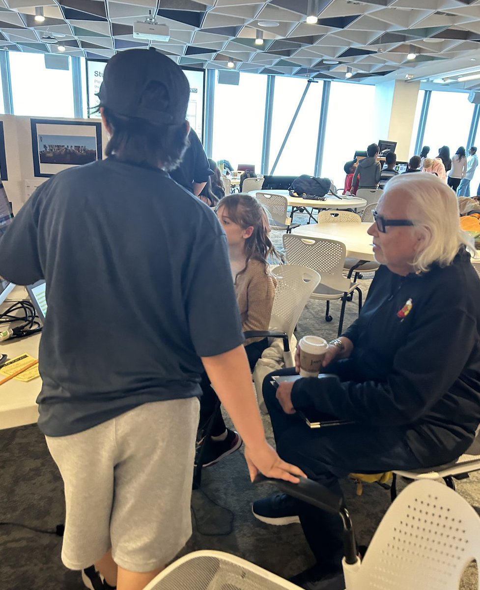 Sebasualto's tweet image. Today we visited the @Microsoft headquarters for the Level Up Toronto showcase! We are grateful to have met Elder @dukeredbird! Your wisdom made a huge impact! Miigwetch to @TDSB_GC & @UIEC_Tdsb for an inspiring day! #STEM #PlaceBasedLearning @tdsb #TDSBlevelupTO @PlayCraftLearn
