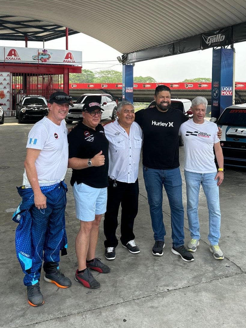 clubminifan's tweet image. Clubes MINI  de Panamá, Guatemala y El Salvador, realizaron un TRACK DAY en el Autódromo El Jabali en El Salvador #minifan #minicooper