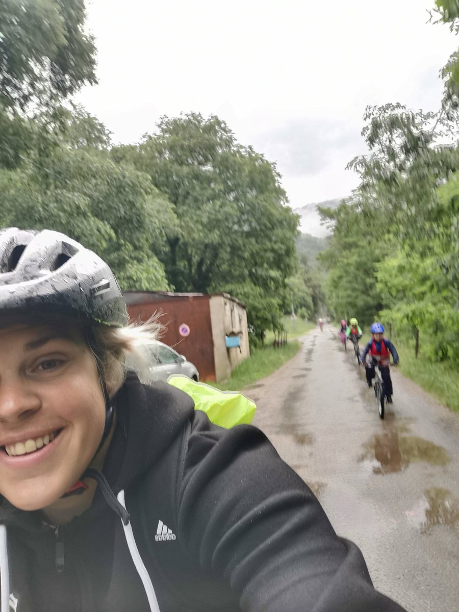 Lancement du VIDA USEP 07 : Voyage Itinérant à la Découverte de l’Ardeche à vélo. De nombreux enfants ont pris la route ce jour dans le cadre du #ptittour à vélo.  <a href="/Dsden07/">Ardèche-Direction académique</a> <a href="/ThiAumage/">Thierry AUMAGE</a> @Generation2024G <a href="/CrusepAuRA/">Crusep AuRA</a> <a href="/usepnationale/">USEP nationale</a> <a href="/Prefet07/">Préfet de l'Ardèche</a> <a href="/ardeche/">Ardèche Voyage</a>
Merci à Terre Adélice