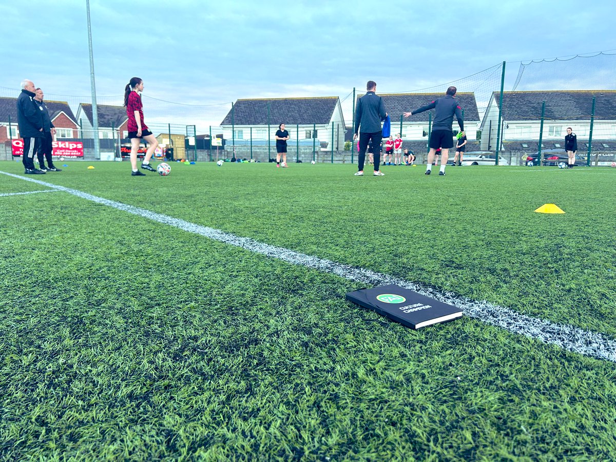 ✅ PDP 3 with 1️⃣6️⃣ coaches 👏 A big thank you to @AshbourneUnited for hosting 📝 Theory and group discussions ⚽️ Tutor practicals 📝 Coaches planning ✅Looking forward to part 2 tomorrow night with coaches coaching practices