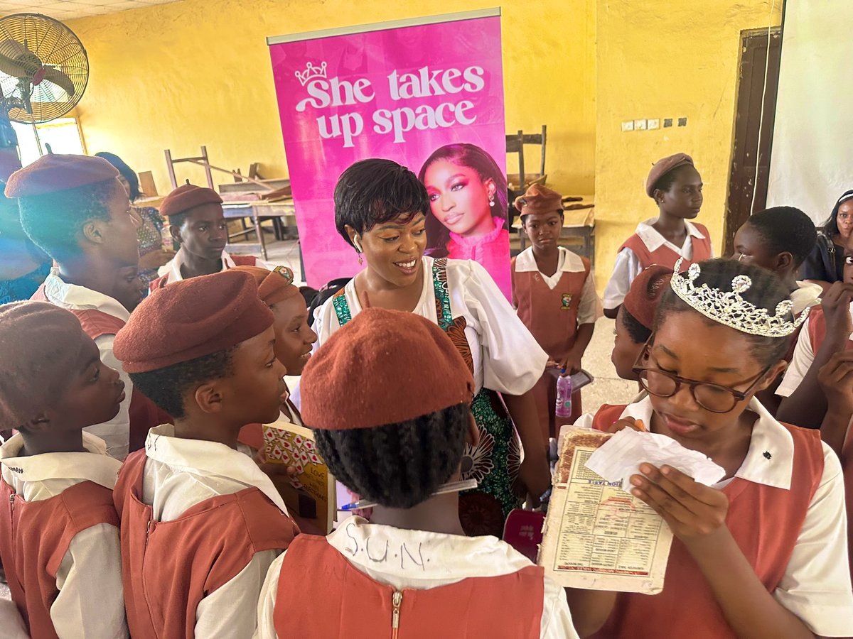 playingmountain's tweet photo. We did a thing ๐ #SheTakesUpSpace #GirlBoss #ChildrensDay @Sommie_xo @BarristerJuliet https://t.co/MYZclEmQRL