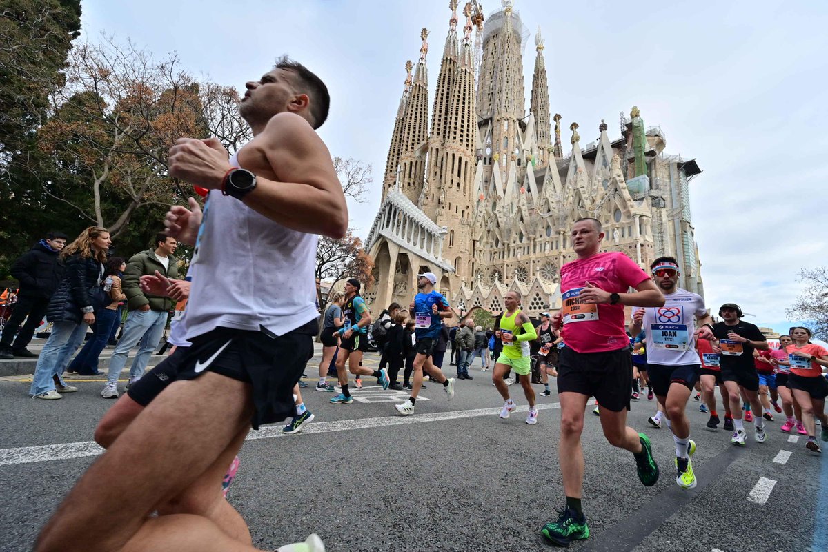MSzczepura's tweet photo. I am @maratobarcelona 🇪🇸 finisher! #42KBarcelon
To nie był ciekawy moment życia, ale dobrze przepracowany okres przygotowań i przełamanie kryzysu pod koniec trasy daje nowy rekord życiowy: 3:20:23! #ImpossibleIsNothing #AllRunnersAreBeautiful #AMagicExperience #ZurichMaratoBCN https://t.co/9Uo4zHz95M
